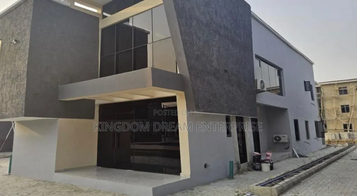 2bdrm Duplex in Lekki Scheme 2 for rent