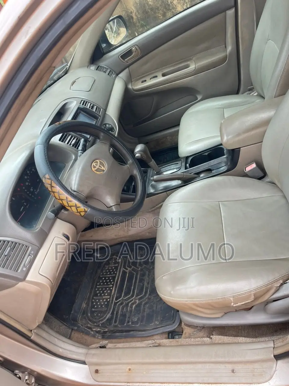 Toyota Camry LE 4dr Sedan (2.4L 4cyl 4A) 2004 Gold