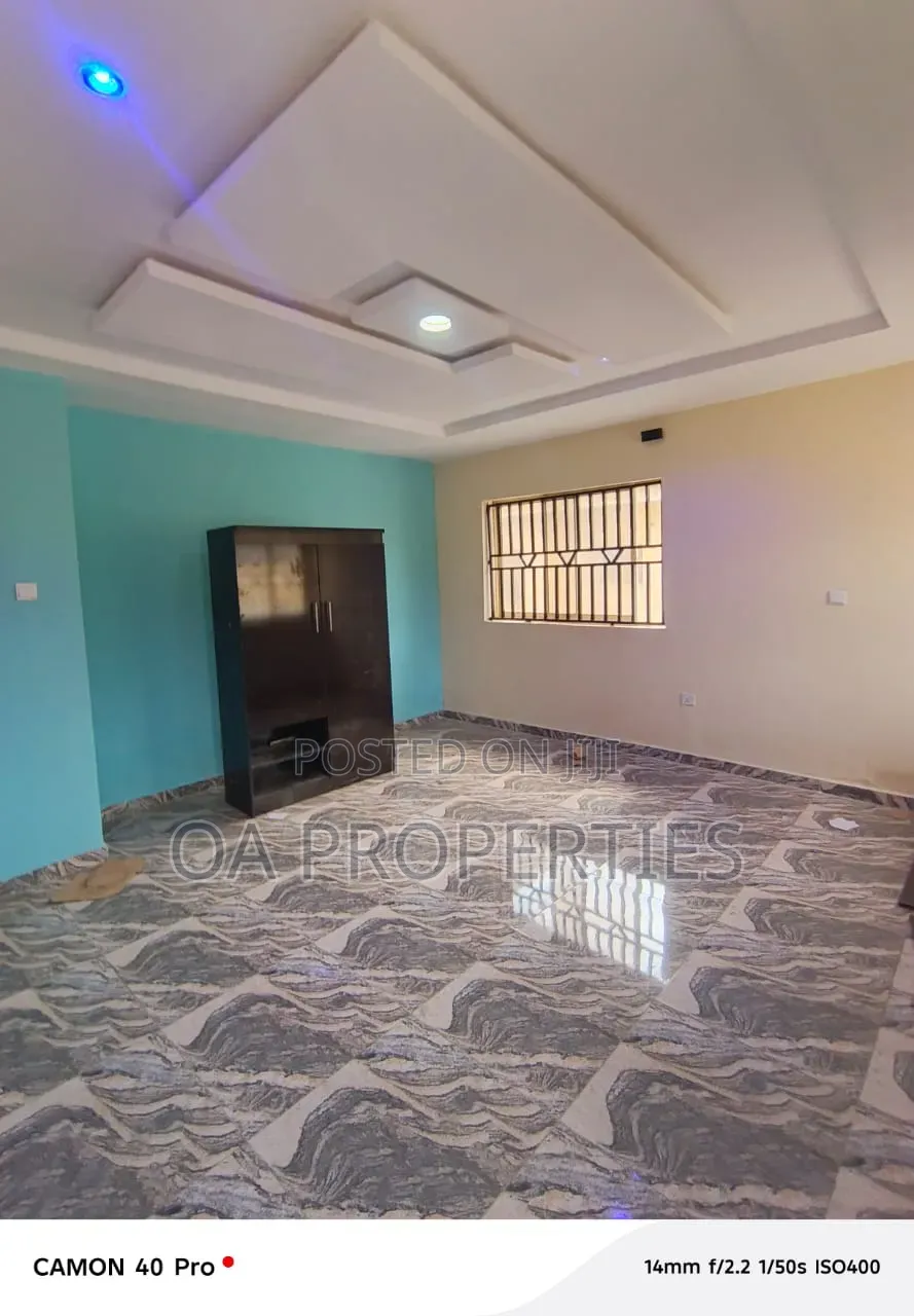 4bdrm Duplex in Okebadan Estate for rent