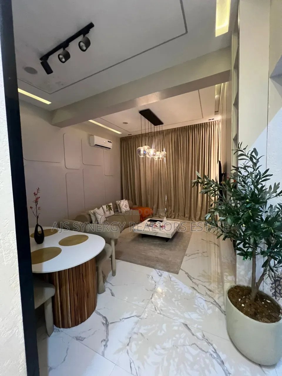 Furnished 2bdrm Apartment in Lekki Phase 1 for rent