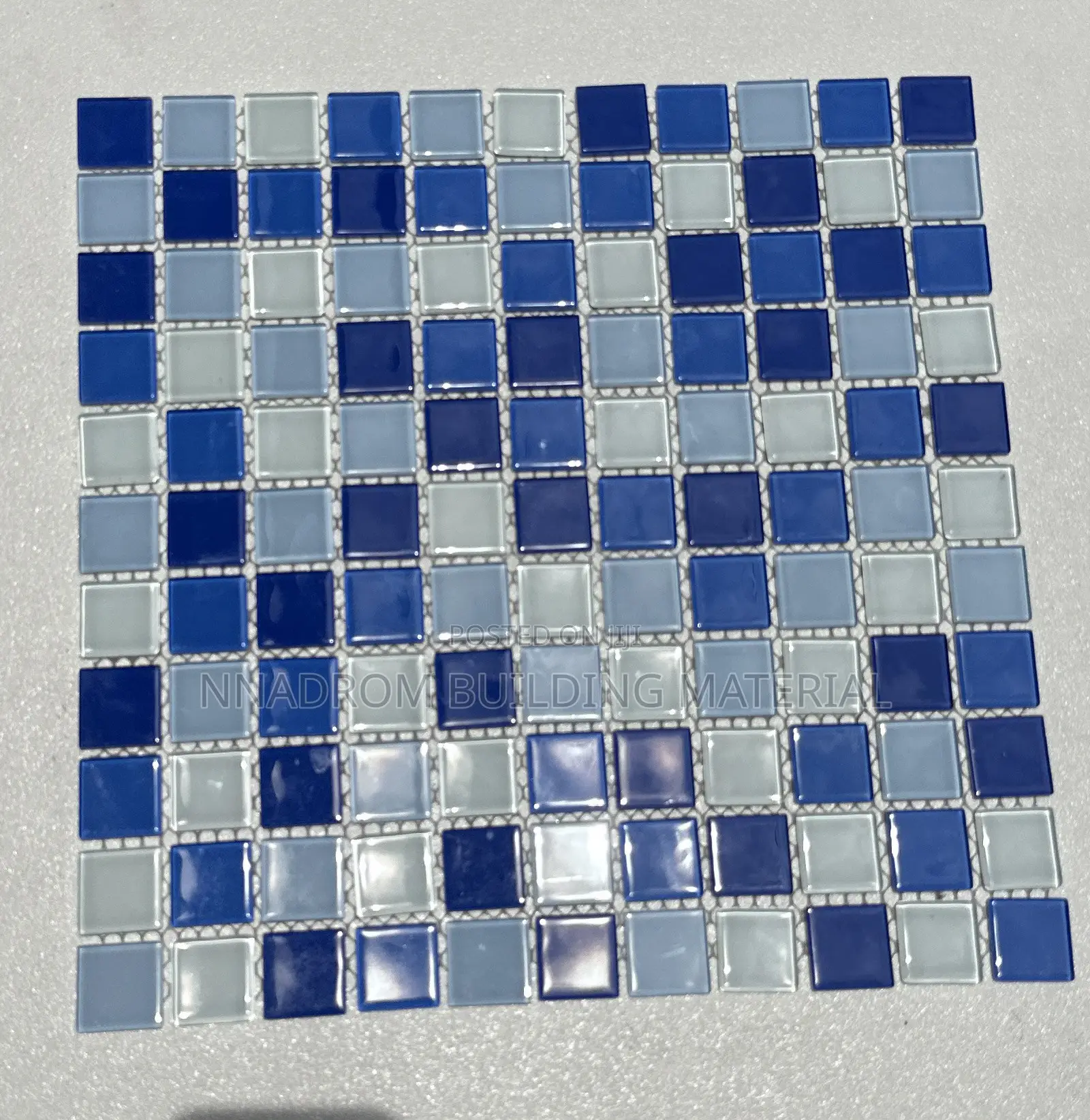 1/1 Three Blues Equal Mixture With White Glass Pool Mosaic
