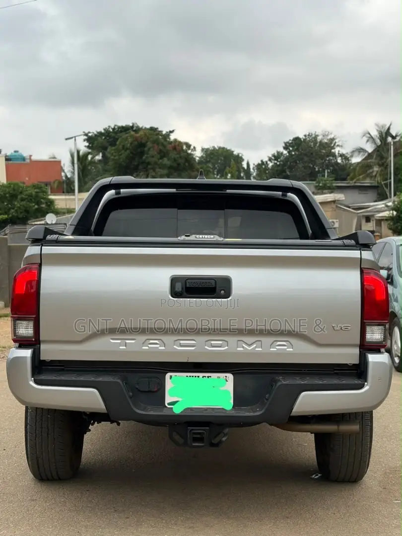 Toyota Tacoma 2022 Silver