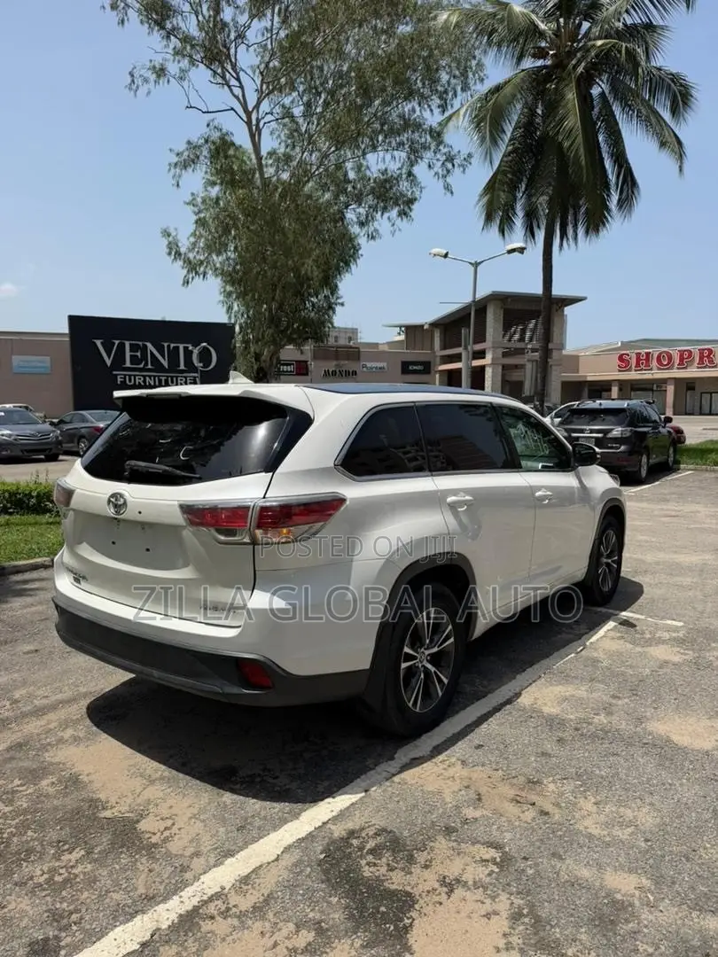 Toyota Highlander XLE V6 4x4 (3.5L 6cyl 6A) 2016 White