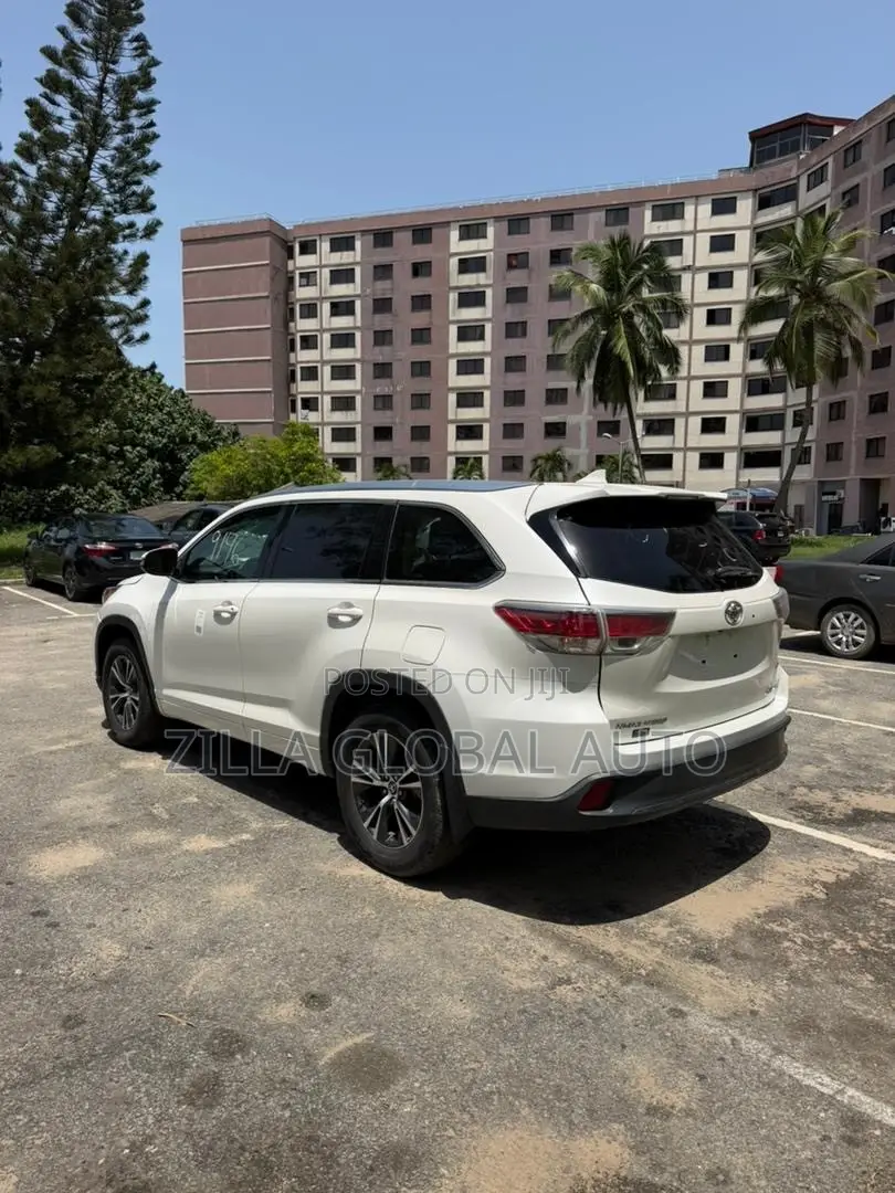 Toyota Highlander XLE V6 4x4 (3.5L 6cyl 6A) 2016 White