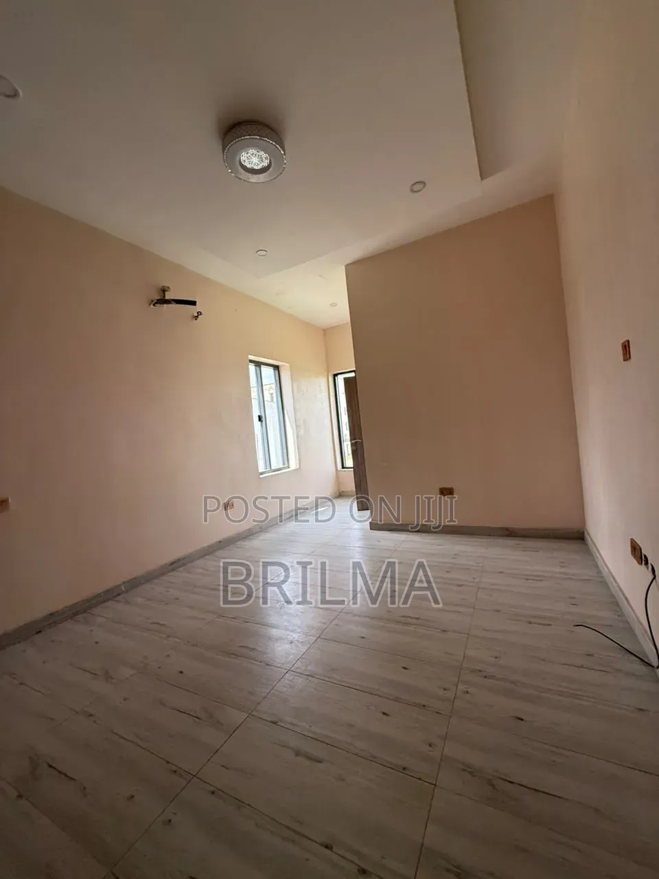 5bdrm Duplex in Guzape District for sale