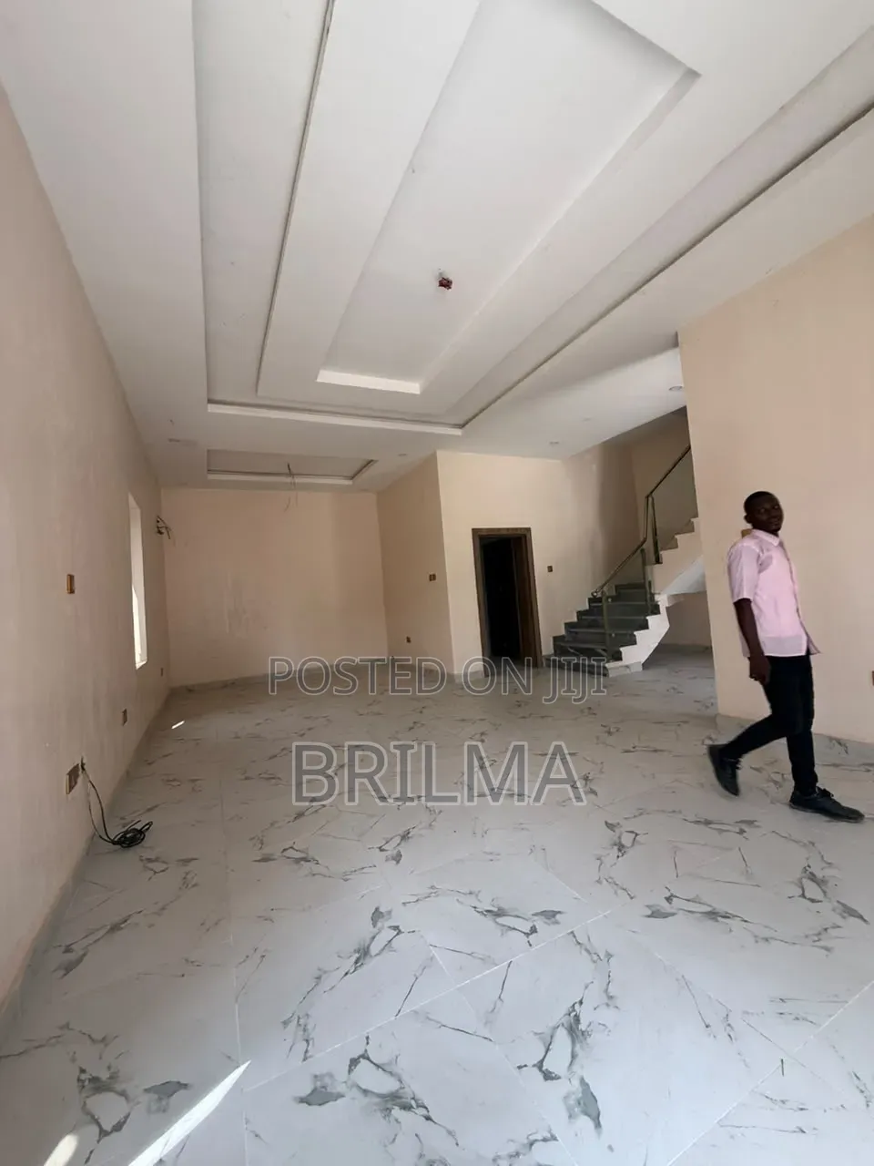 5bdrm Duplex in Guzape District for sale