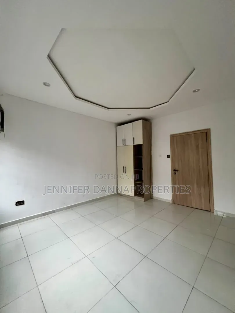 3bdrm Duplex in Lafiaji for sale