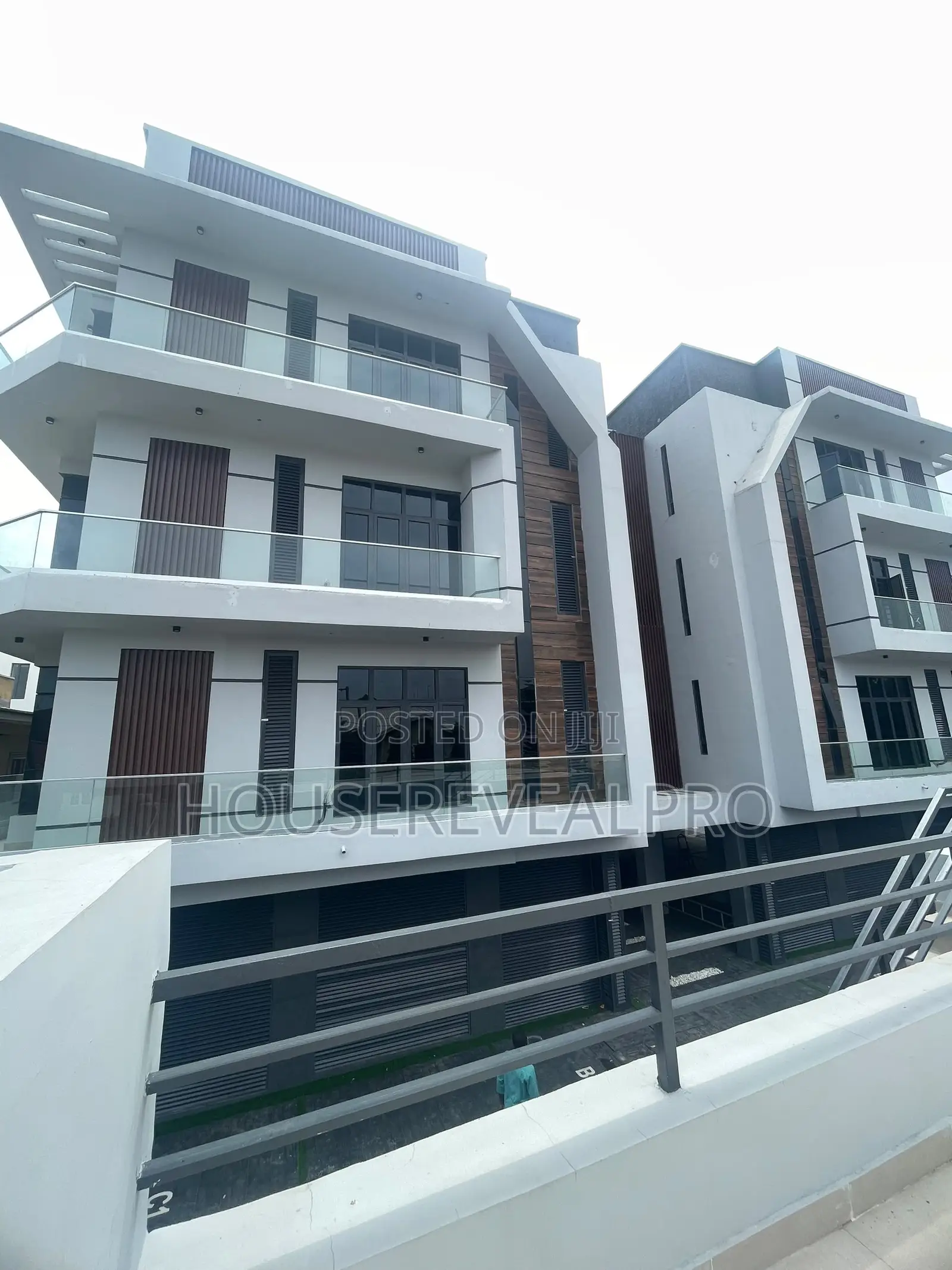 3bdrm Apartment in Lekki Maruwa for rent