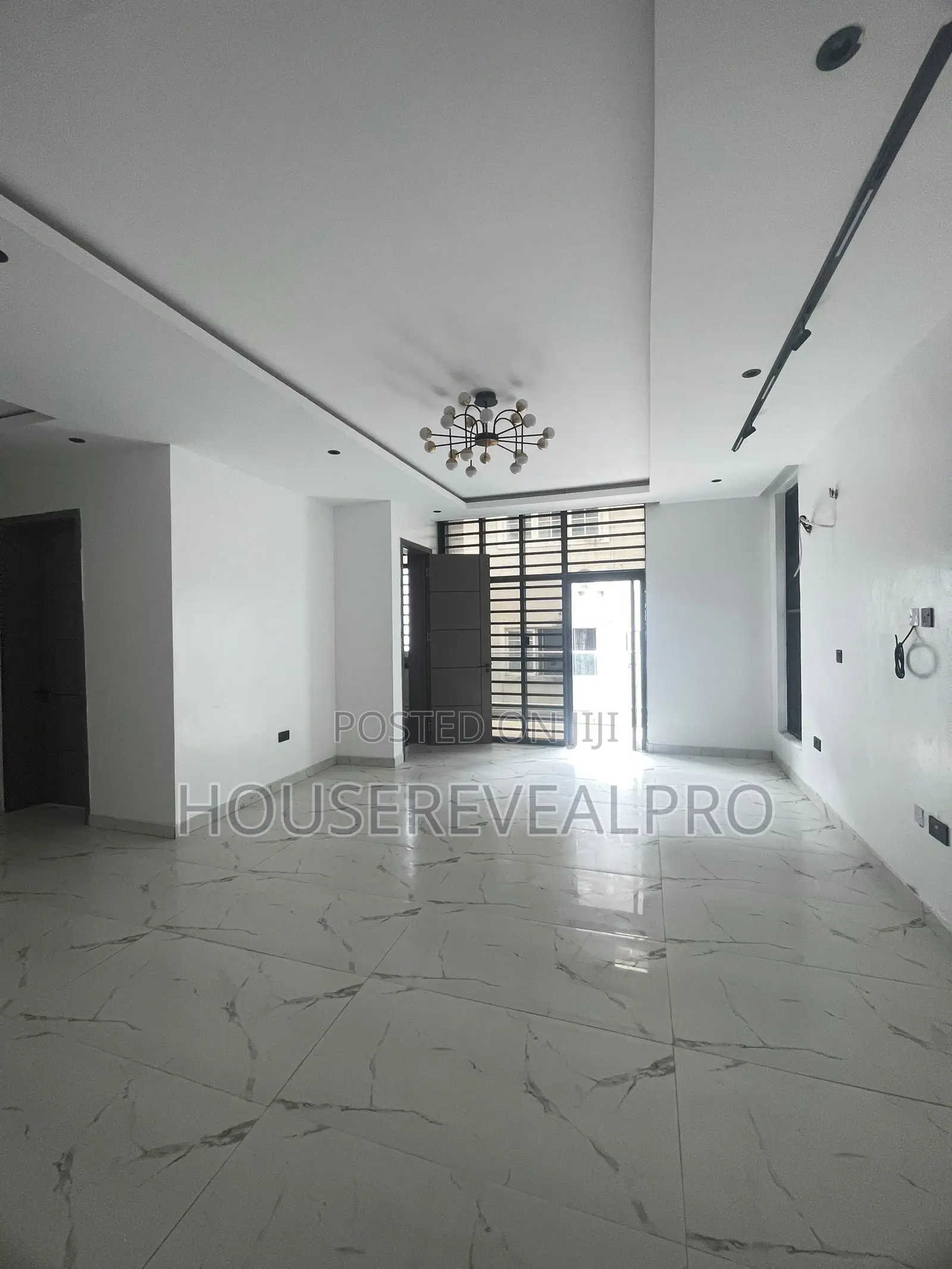 3bdrm Apartment in Lekki Maruwa for rent