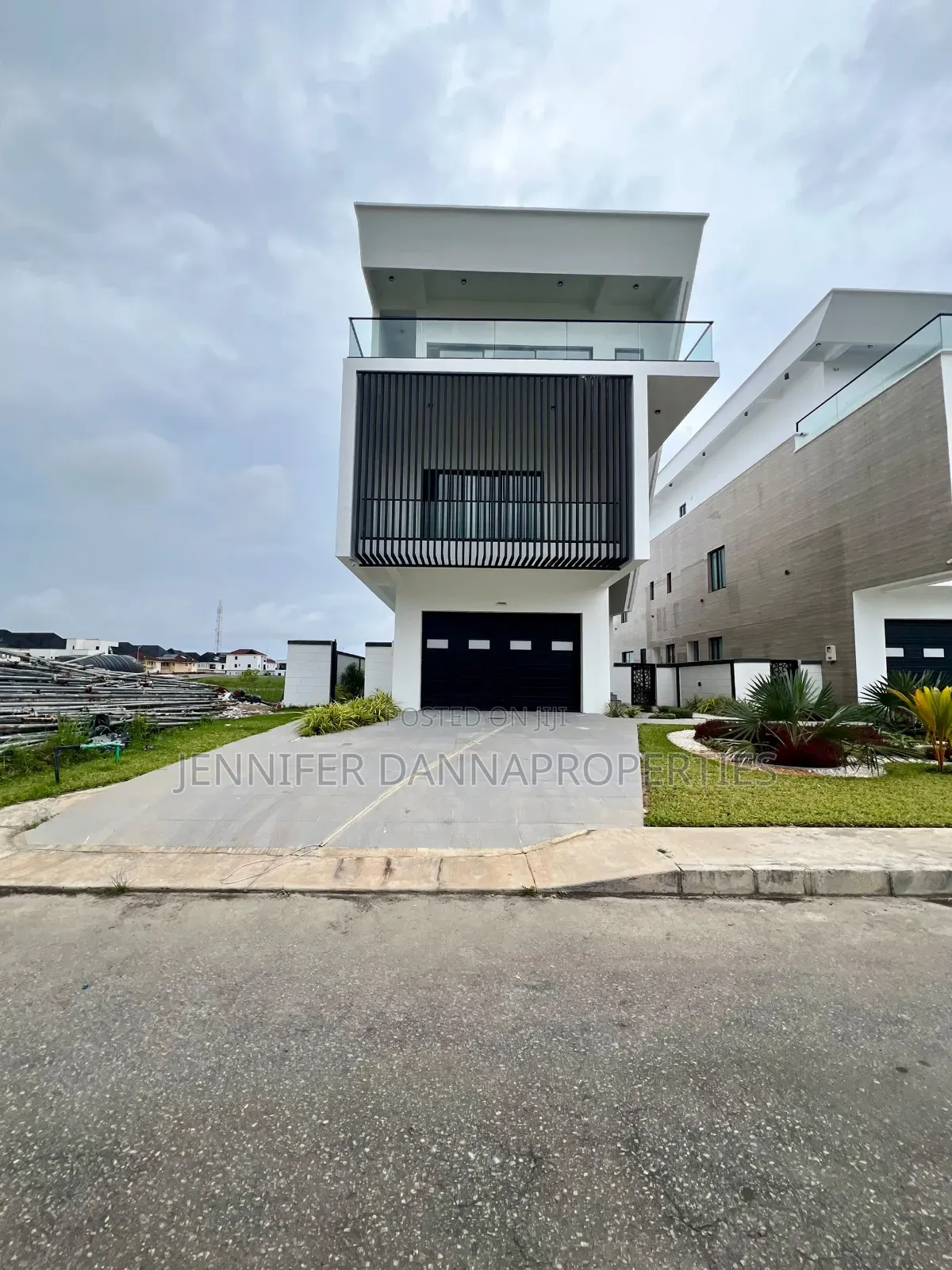 5bdrm Duplex in VGC / Ajah for sale