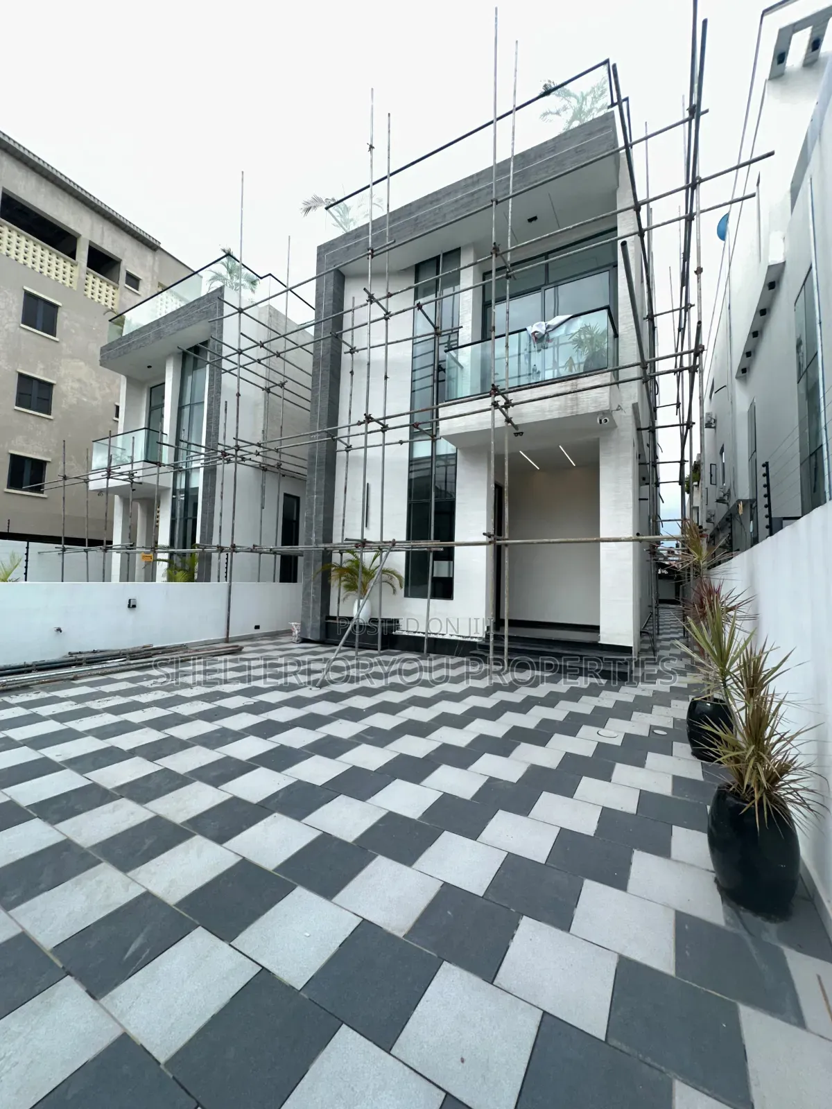 5bdrm Duplex in Lekki Phase 1 for sale