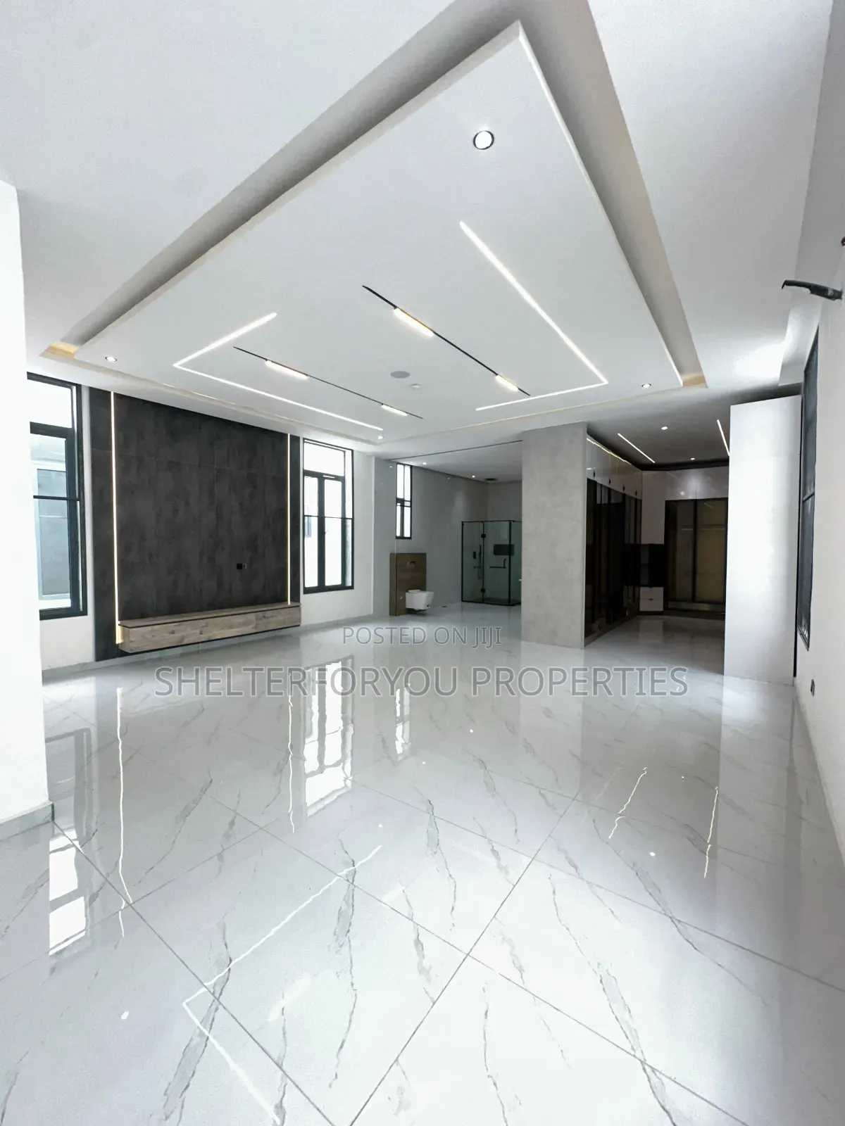 5bdrm Duplex in Lekki Phase 1 for sale