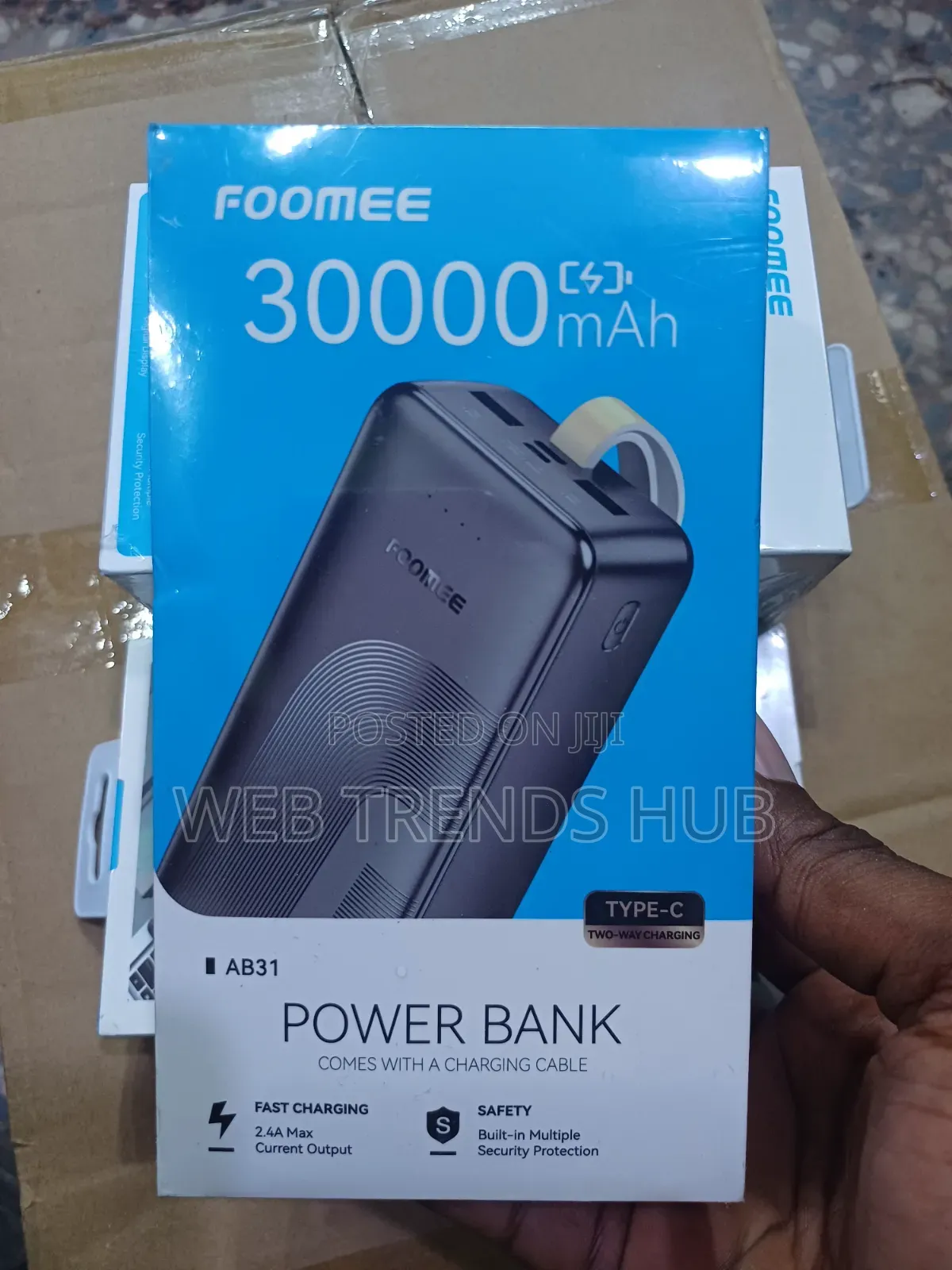 FOOMEE AB31 30000mAh Power Bank (2.4A Fast Charge)