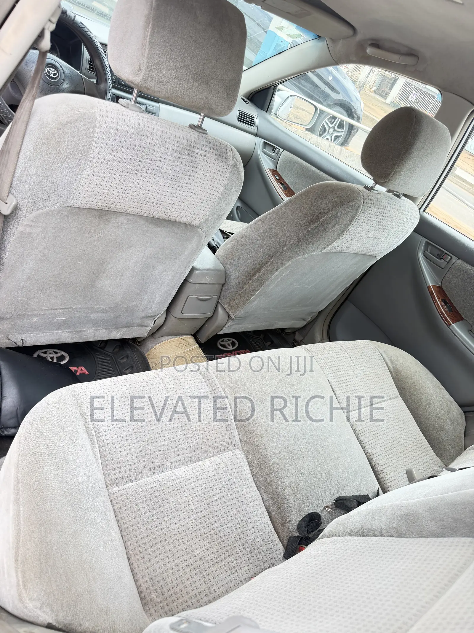 Toyota Corolla LE 2005 Silver