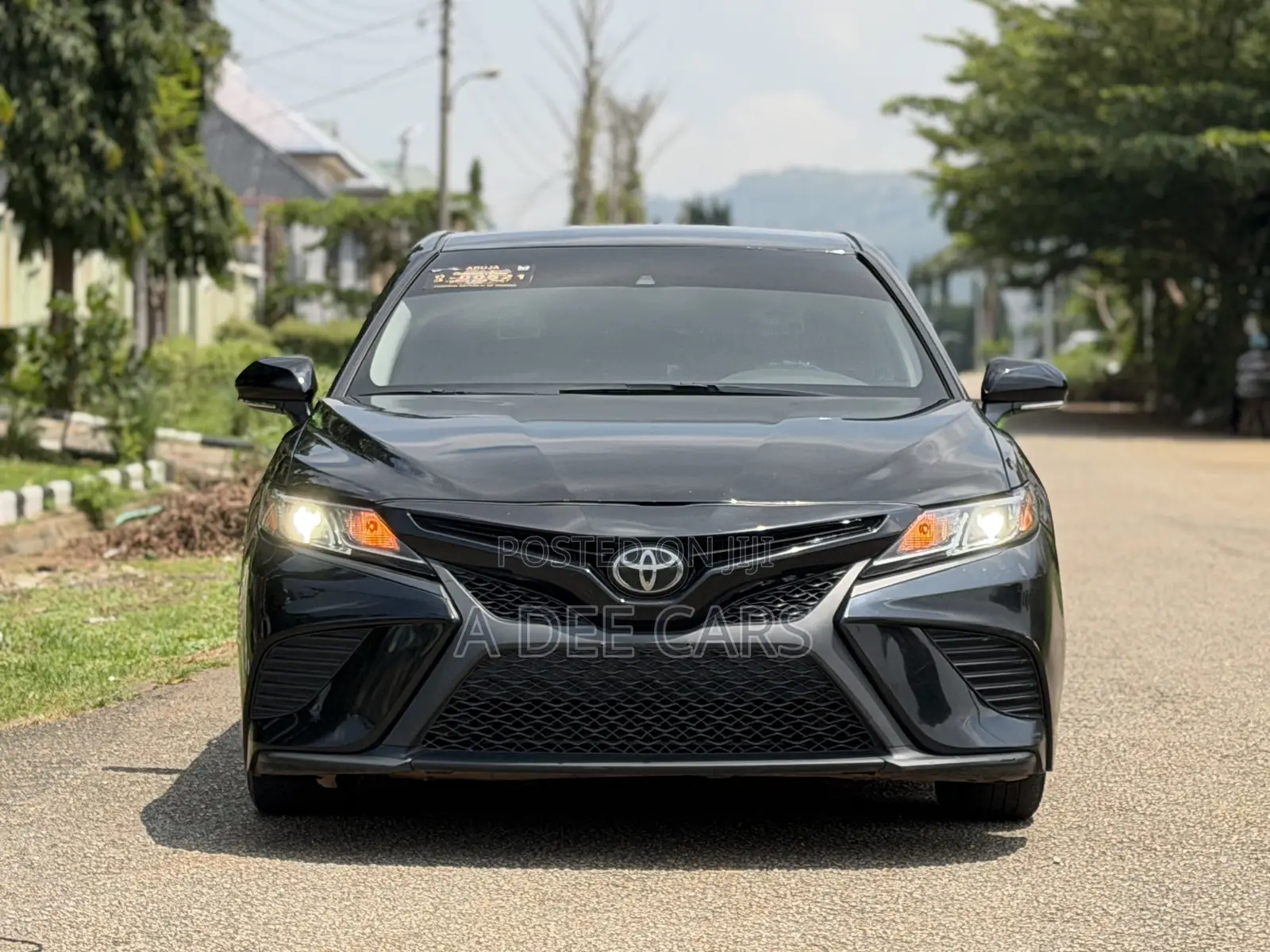 Toyota Camry SE FWD (2.5L 4cyl 8AM) 2018 Black