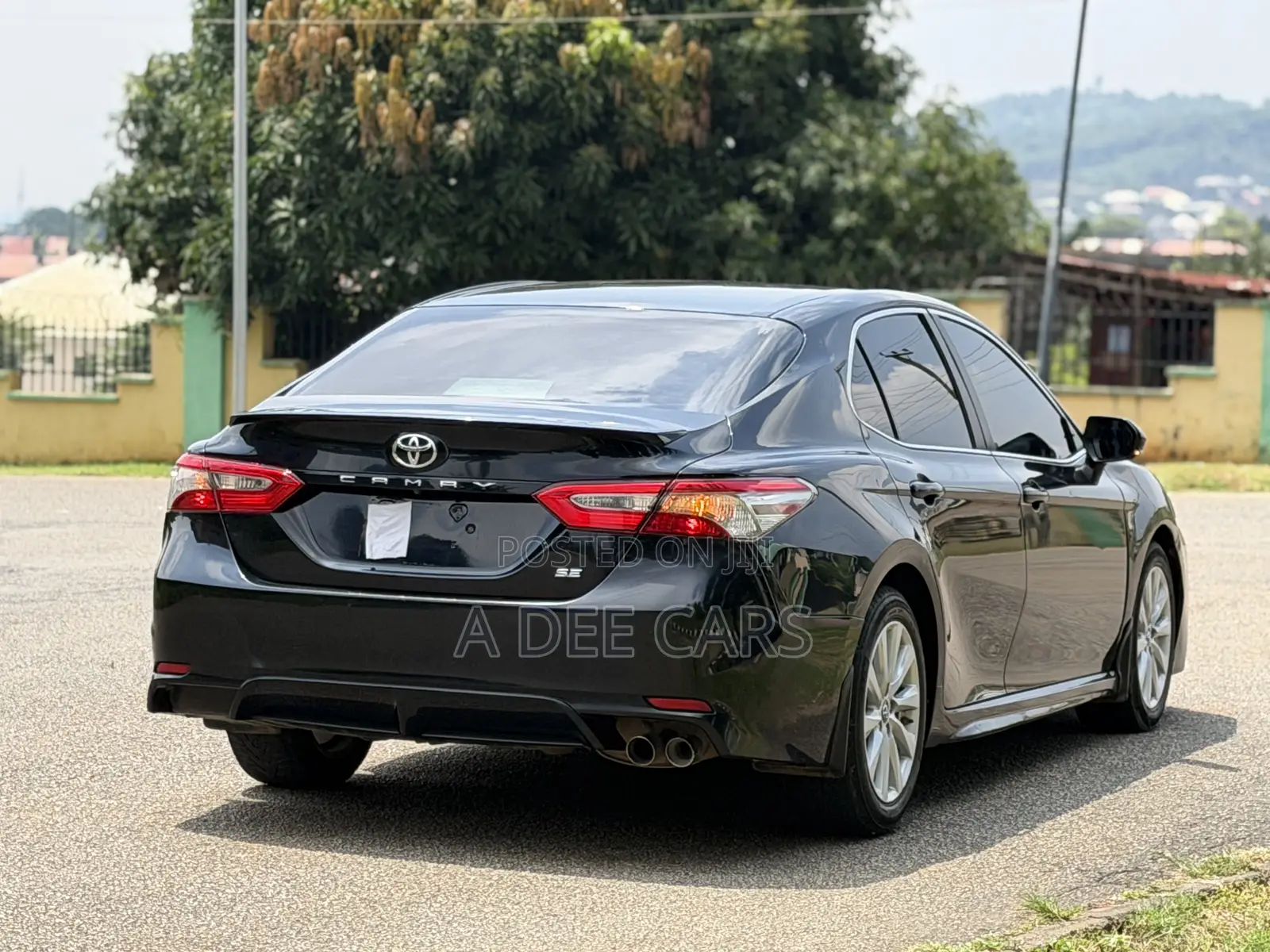 Toyota Camry SE FWD (2.5L 4cyl 8AM) 2018 Black