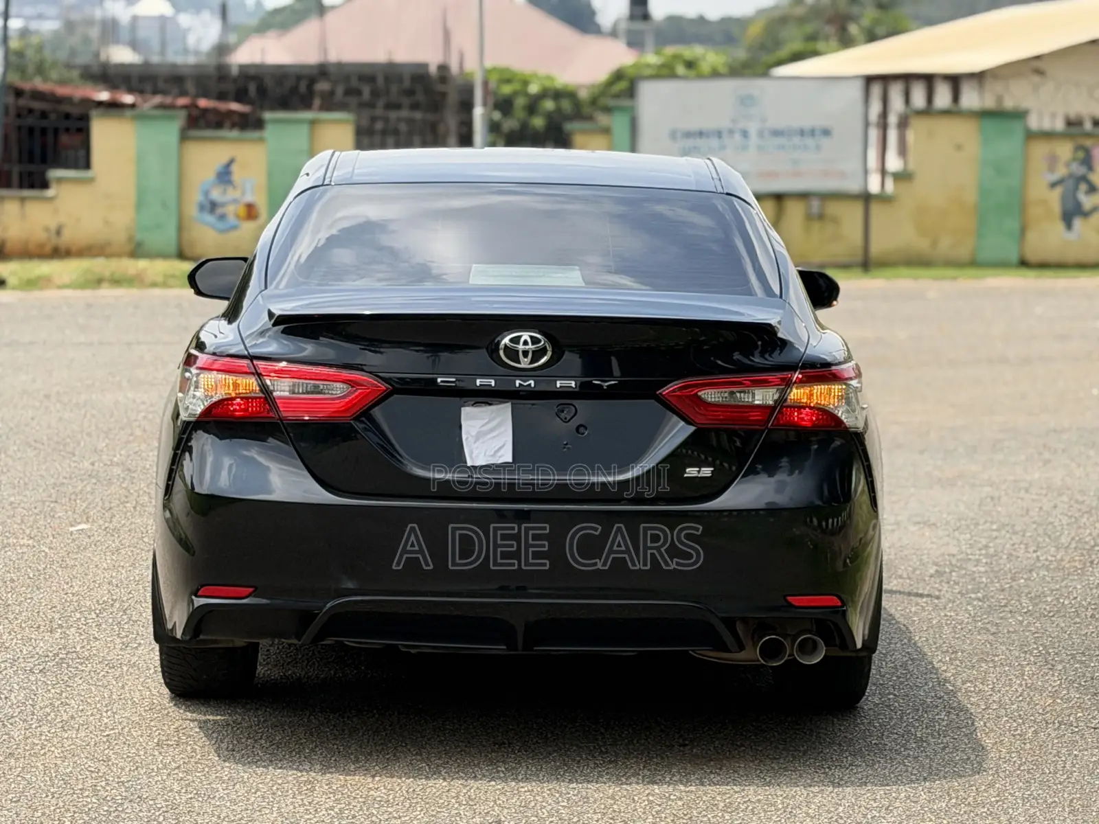 Toyota Camry SE FWD (2.5L 4cyl 8AM) 2018 Black