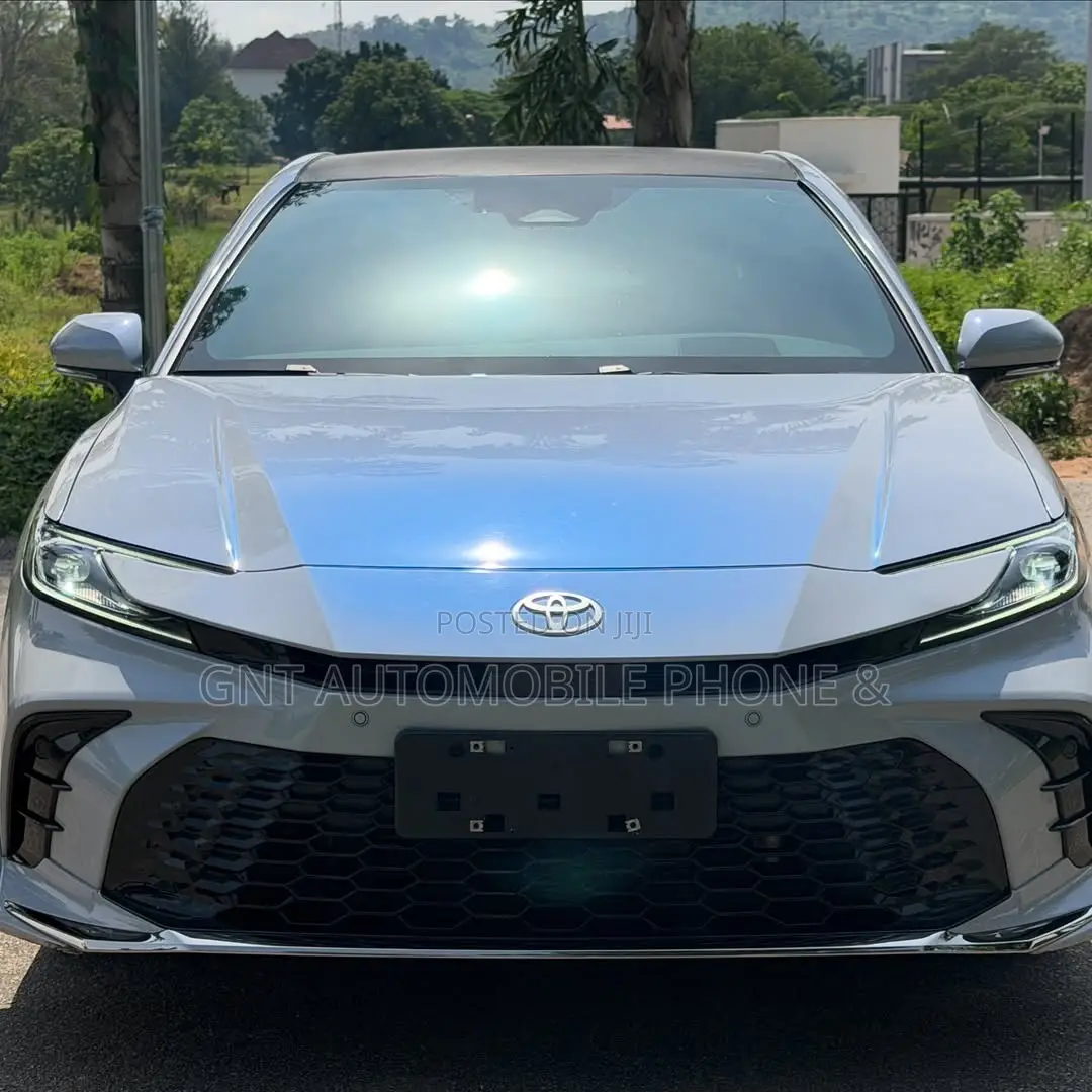Toyota Camry 2024 White