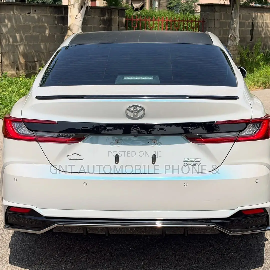 Toyota Camry 2024 White