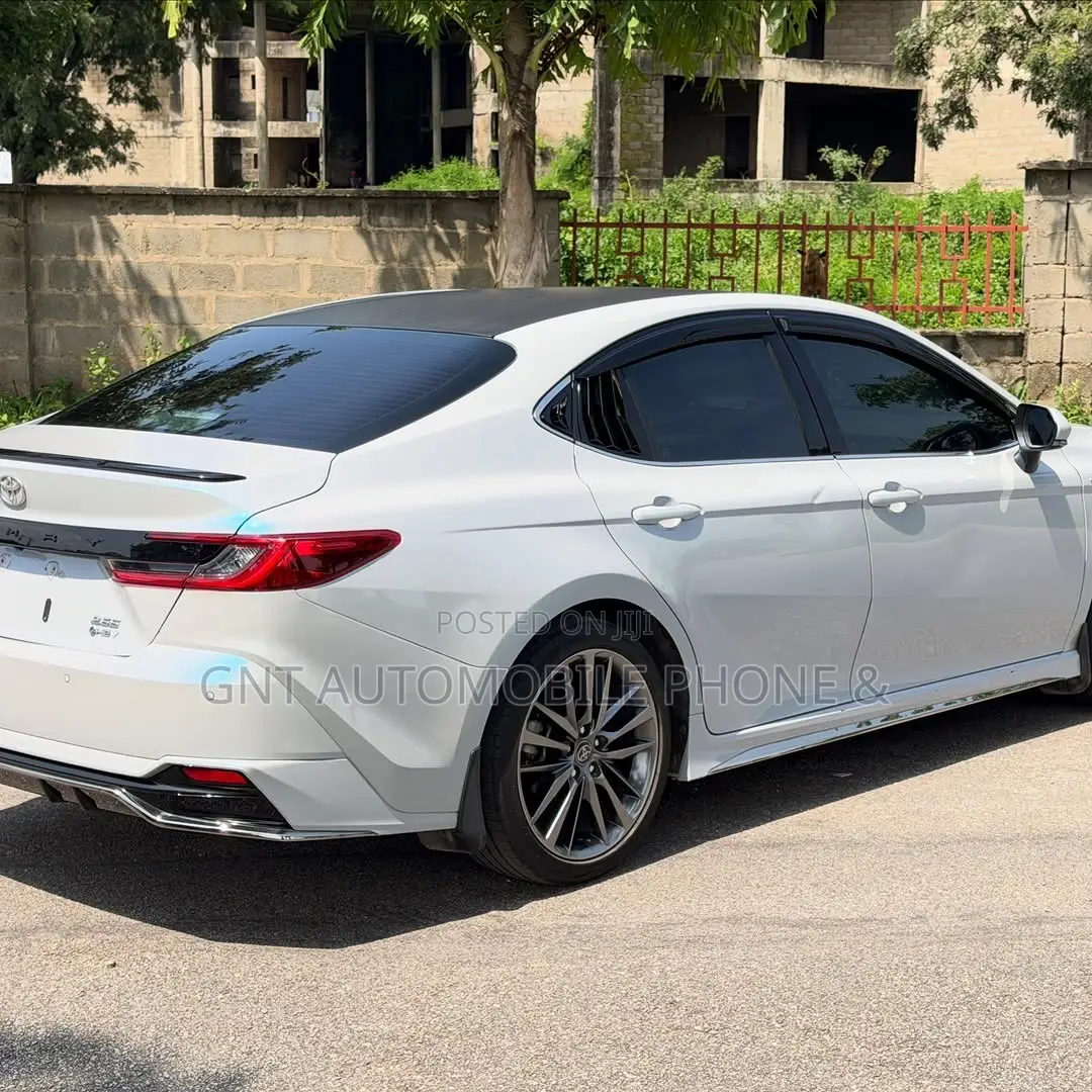 Toyota Camry 2024 White