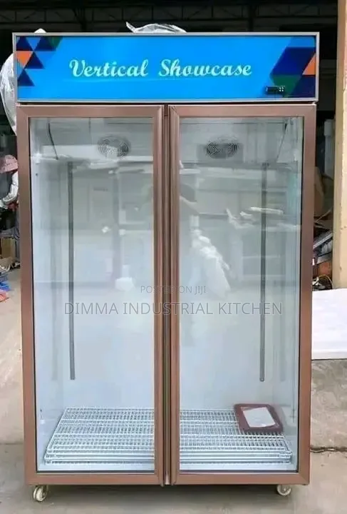Vertical Display Chiller