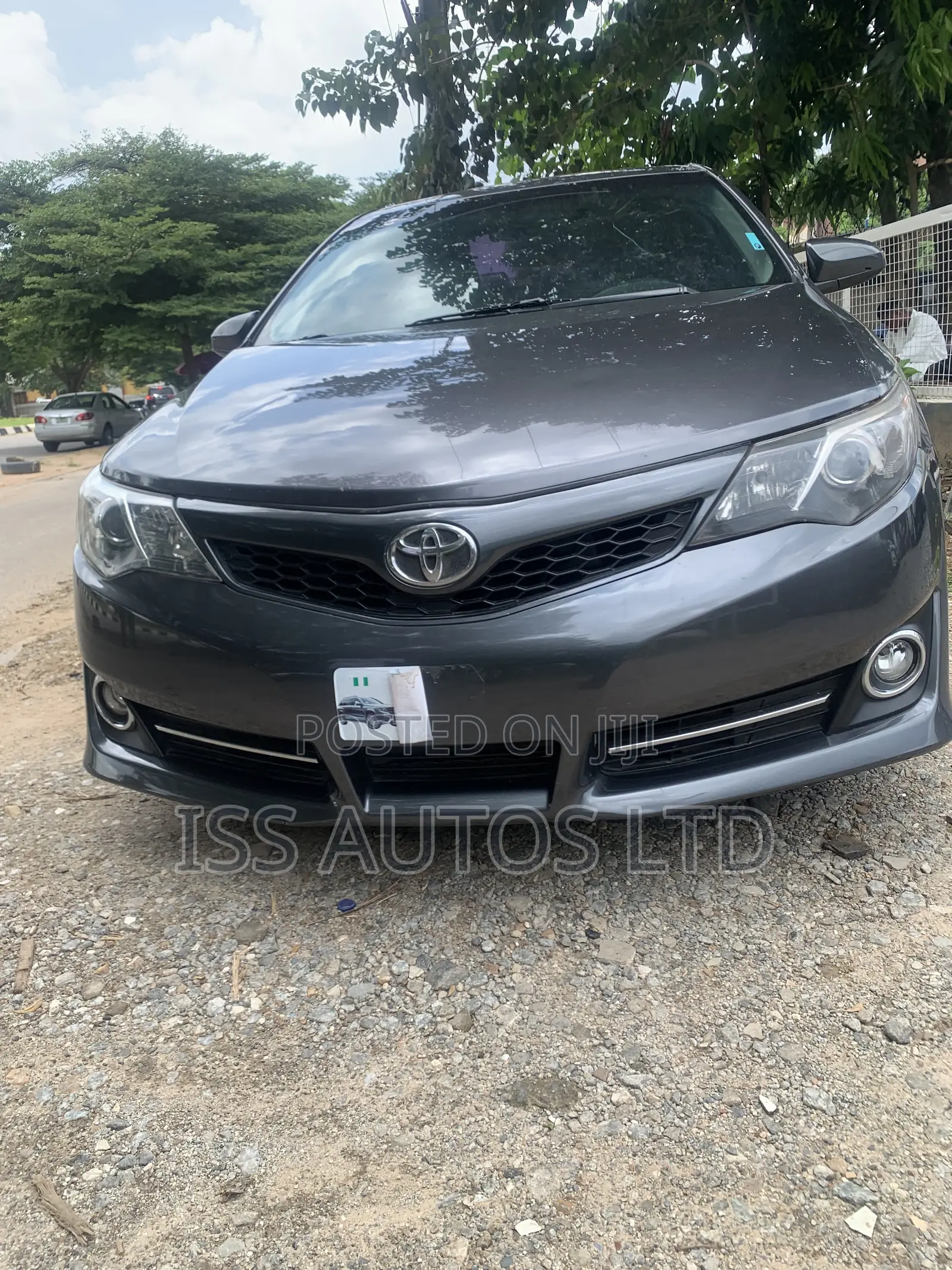 Toyota Camry SE V6 4dr Sedan (3.5L 6cyl 6A) 2013 Gray