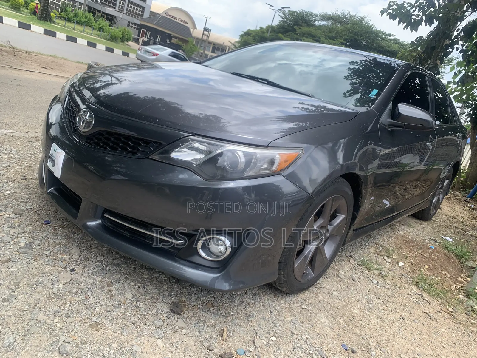 Toyota Camry SE V6 4dr Sedan (3.5L 6cyl 6A) 2013 Gray