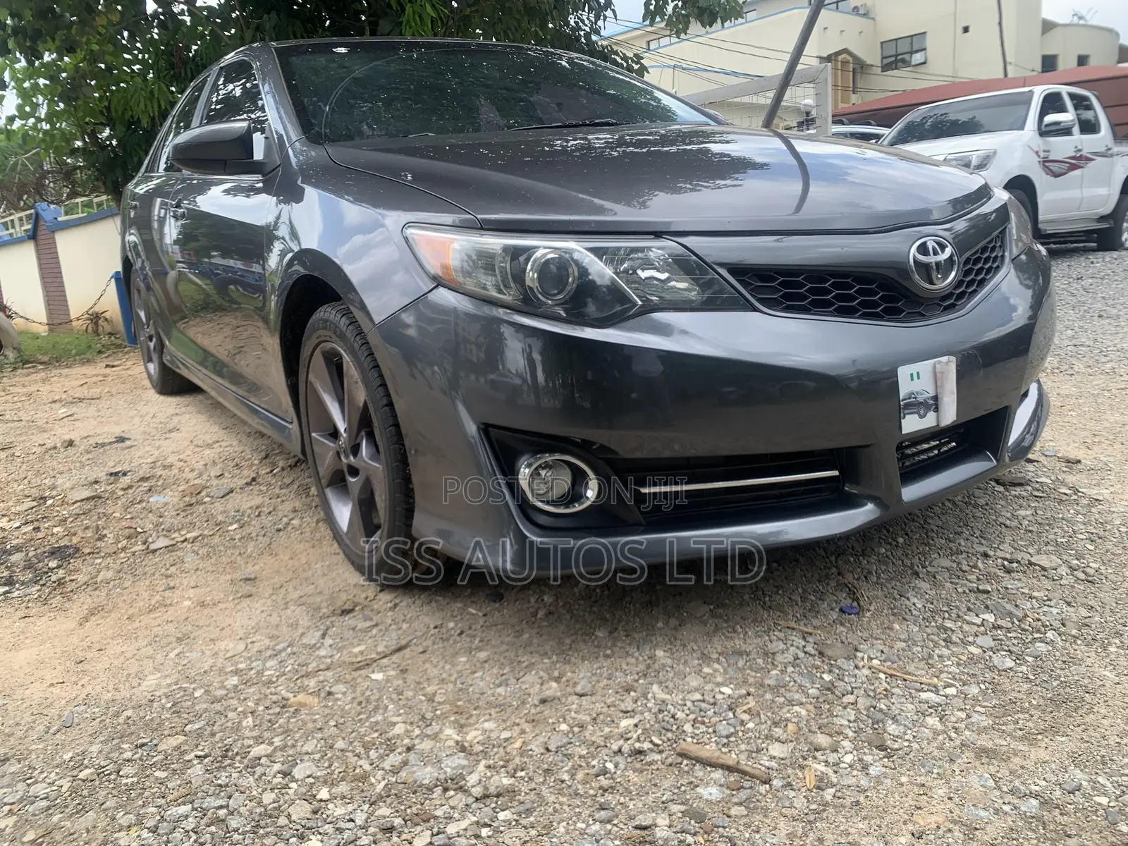 Toyota Camry SE V6 4dr Sedan (3.5L 6cyl 6A) 2013 Gray