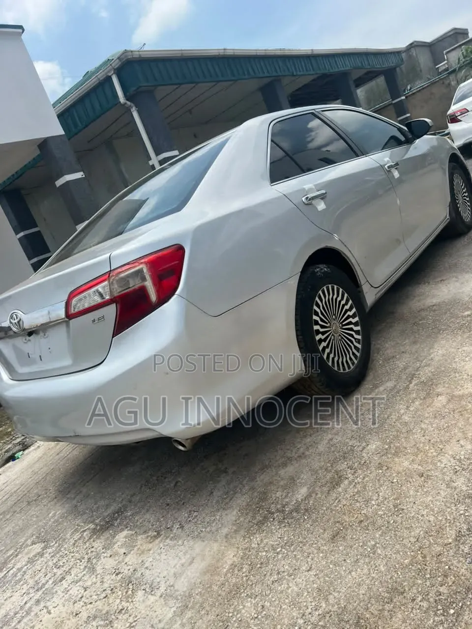 Toyota Camry LE 4dr Sedan (2.5L 4cyl 6A) 2013 Silver