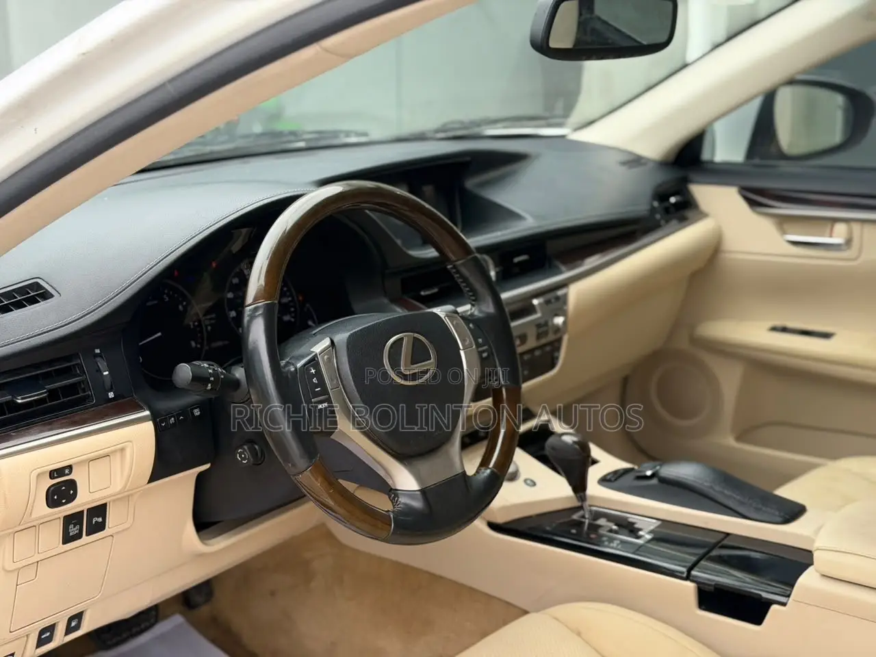 Lexus ES 350 FWD 2013 White