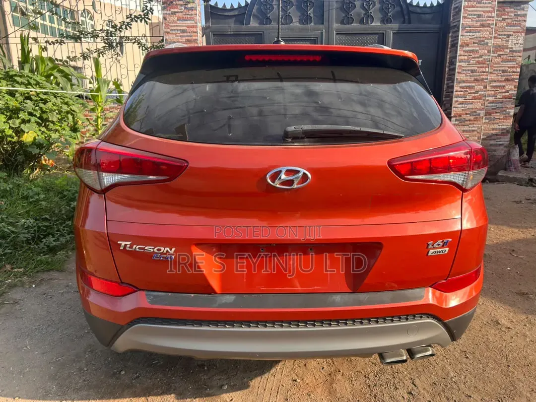 Hyundai Tucson 2016 Orange
