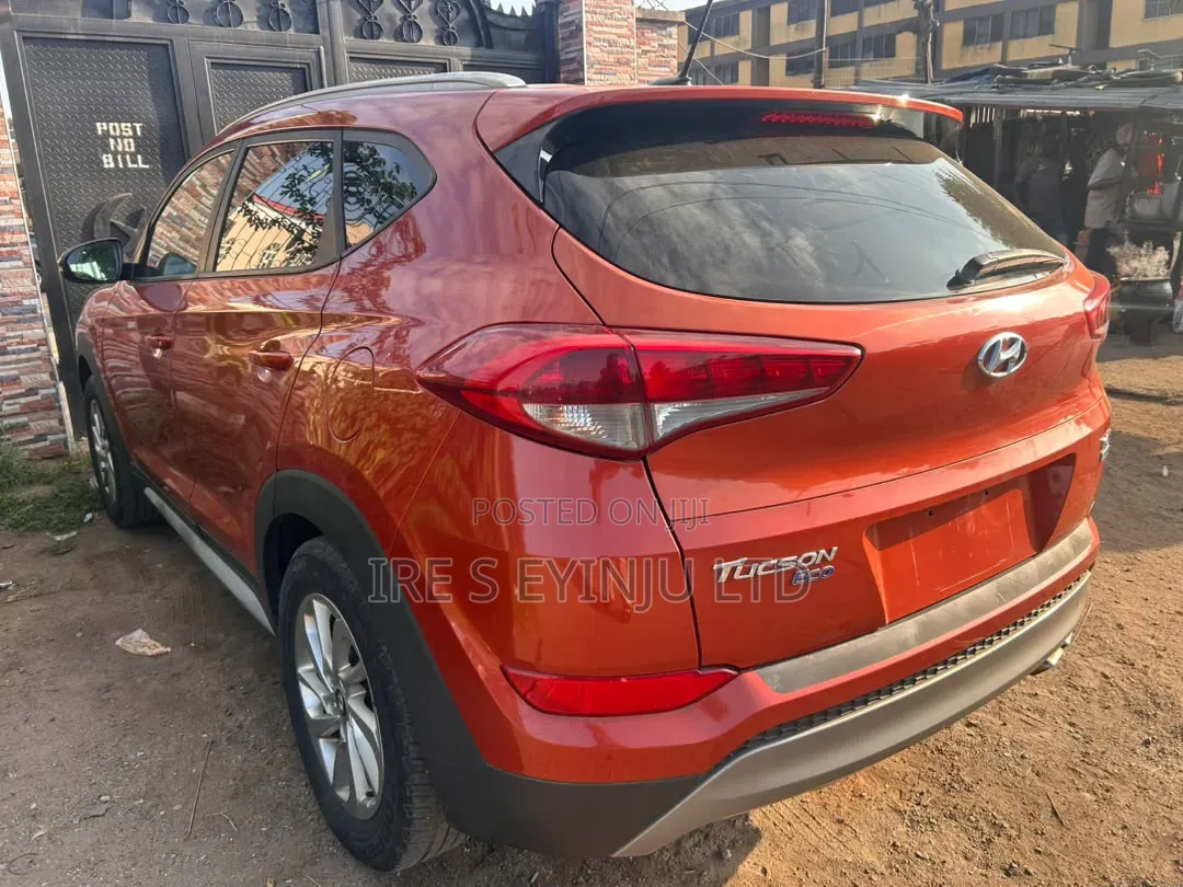 Hyundai Tucson 2016 Orange