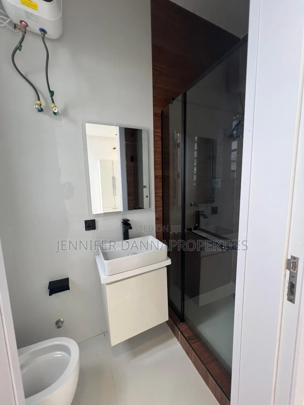 5bdrm Duplex in Sangotedo for sale
