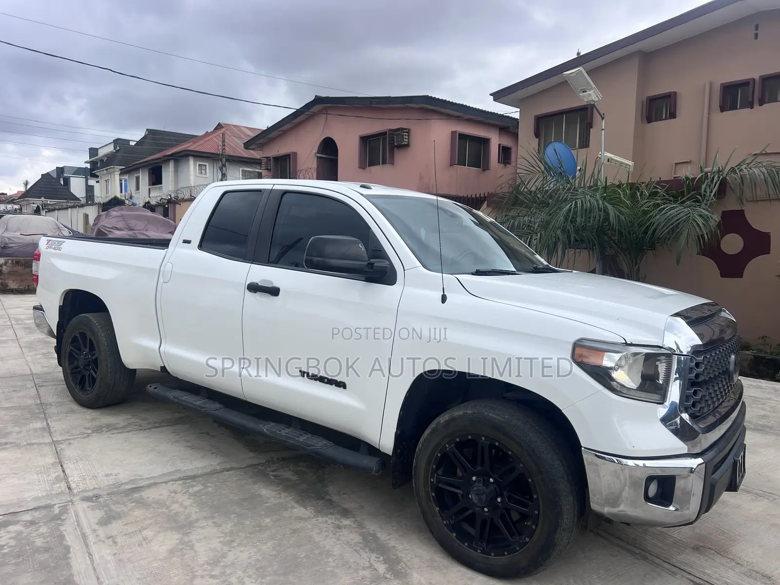 Toyota Tundra TRD Pro 5.7L V8 4x4 Double Cab 6.6 ft. box 145.7 in. WB