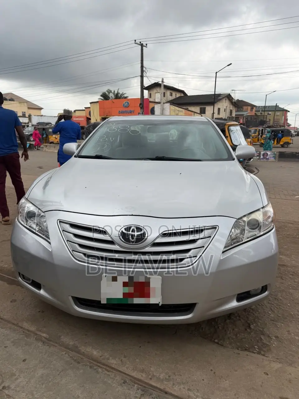 Toyota Camry XLE 4dr Sedan (2.4L 4cyl 5A) 2009 Silver