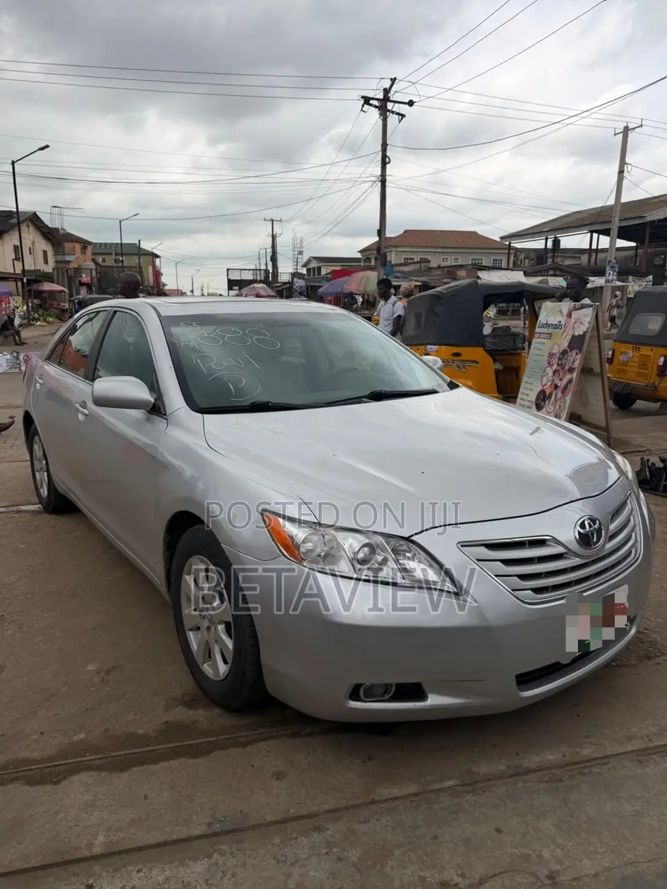 Toyota Camry XLE 4dr Sedan (2.4L 4cyl 5A) 2009 Silver