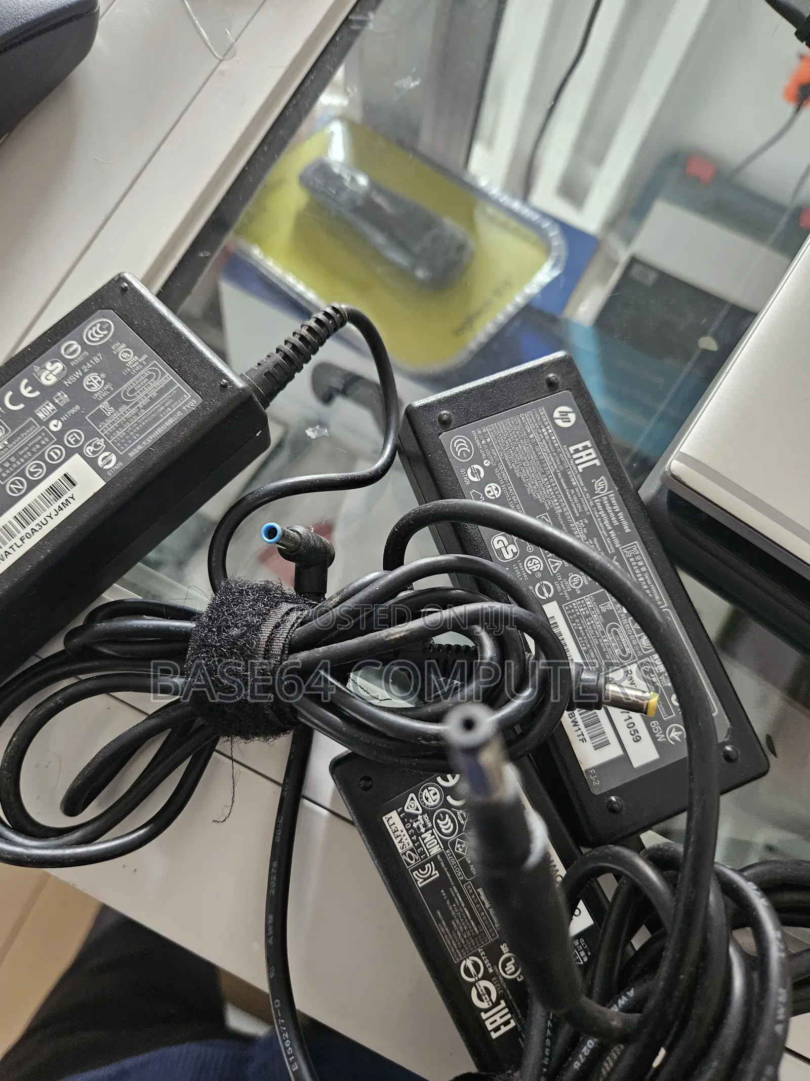 HP Laptop Follow Come Charger 65w