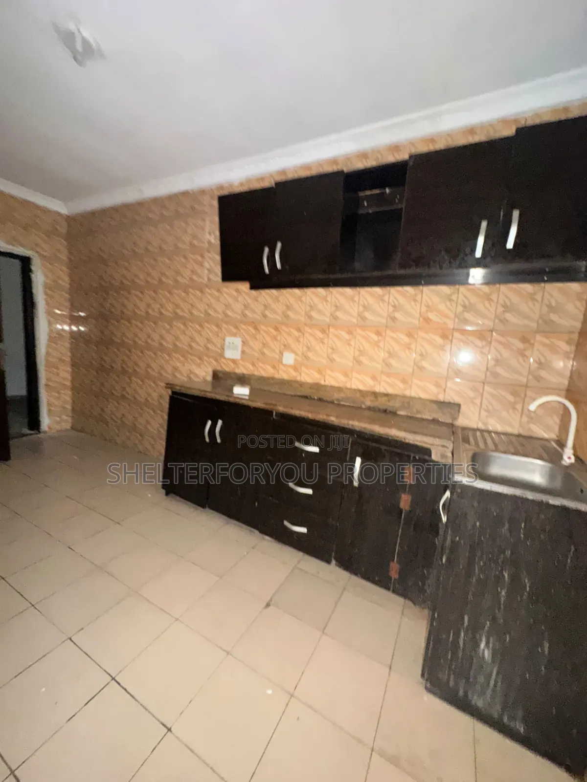 3bdrm Apartment in Osapa london for rent