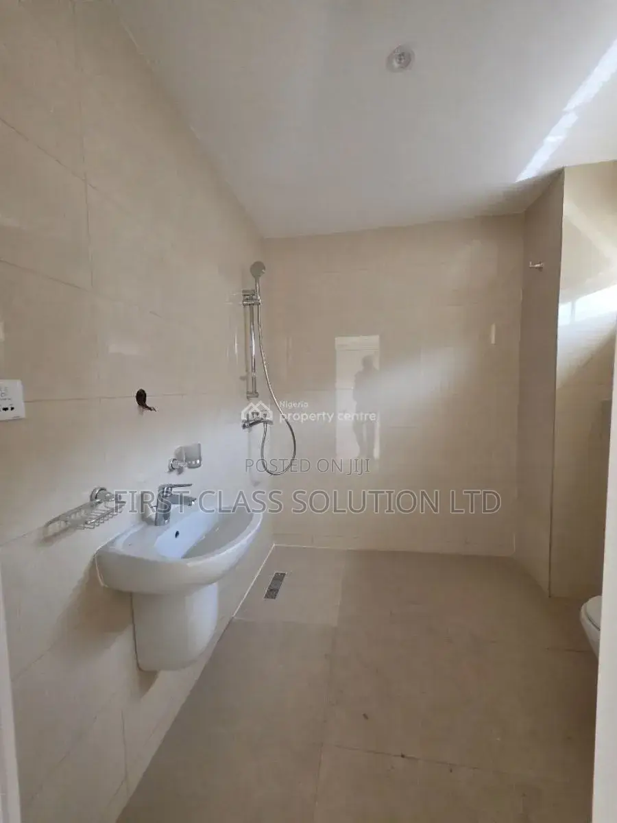 Furnished 4bdrm Duplex in Utako for sale