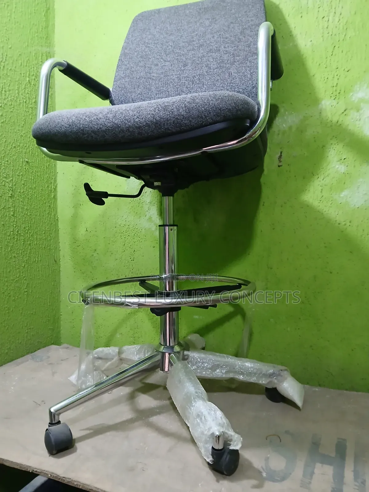 High Grade Office Swivel Chair