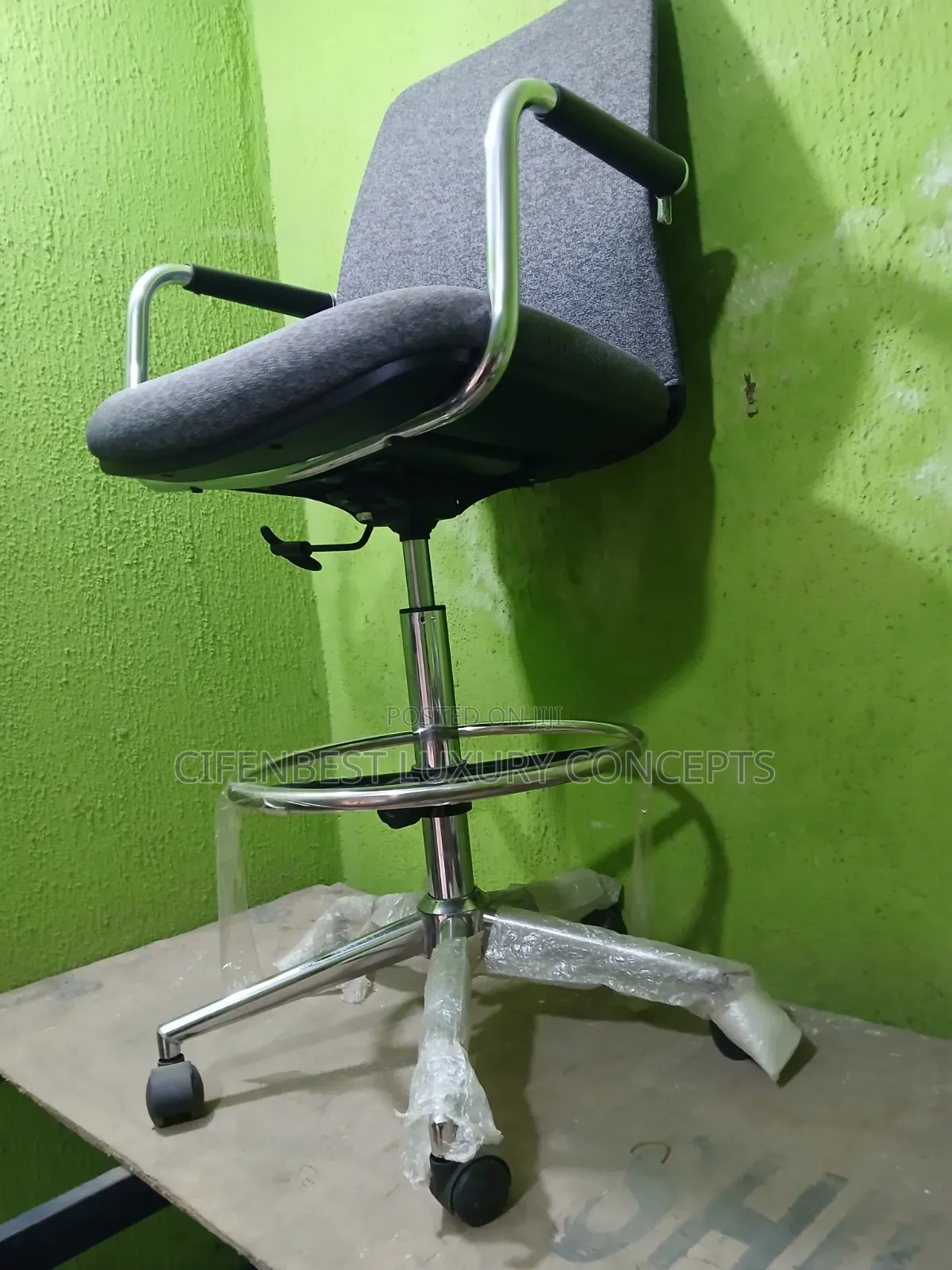 High Grade Office Swivel Chair
