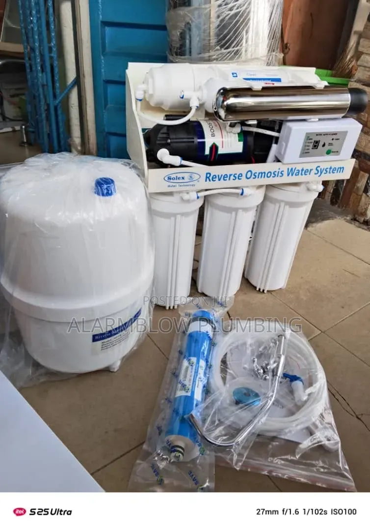 Solex Reverse Osmosis Water Purification System With a Storage Tank.