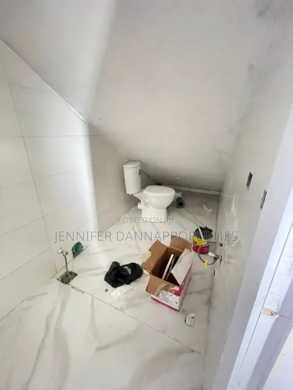 4bdrm Duplex in Sangotedo for sale