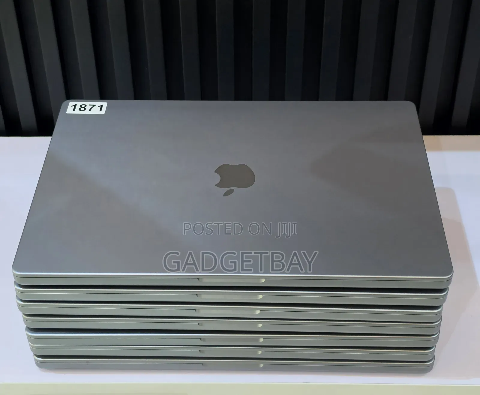 Laptop Apple MacBook Pro 2021 M1 16GB Apple M1 Pro SSD 512GB