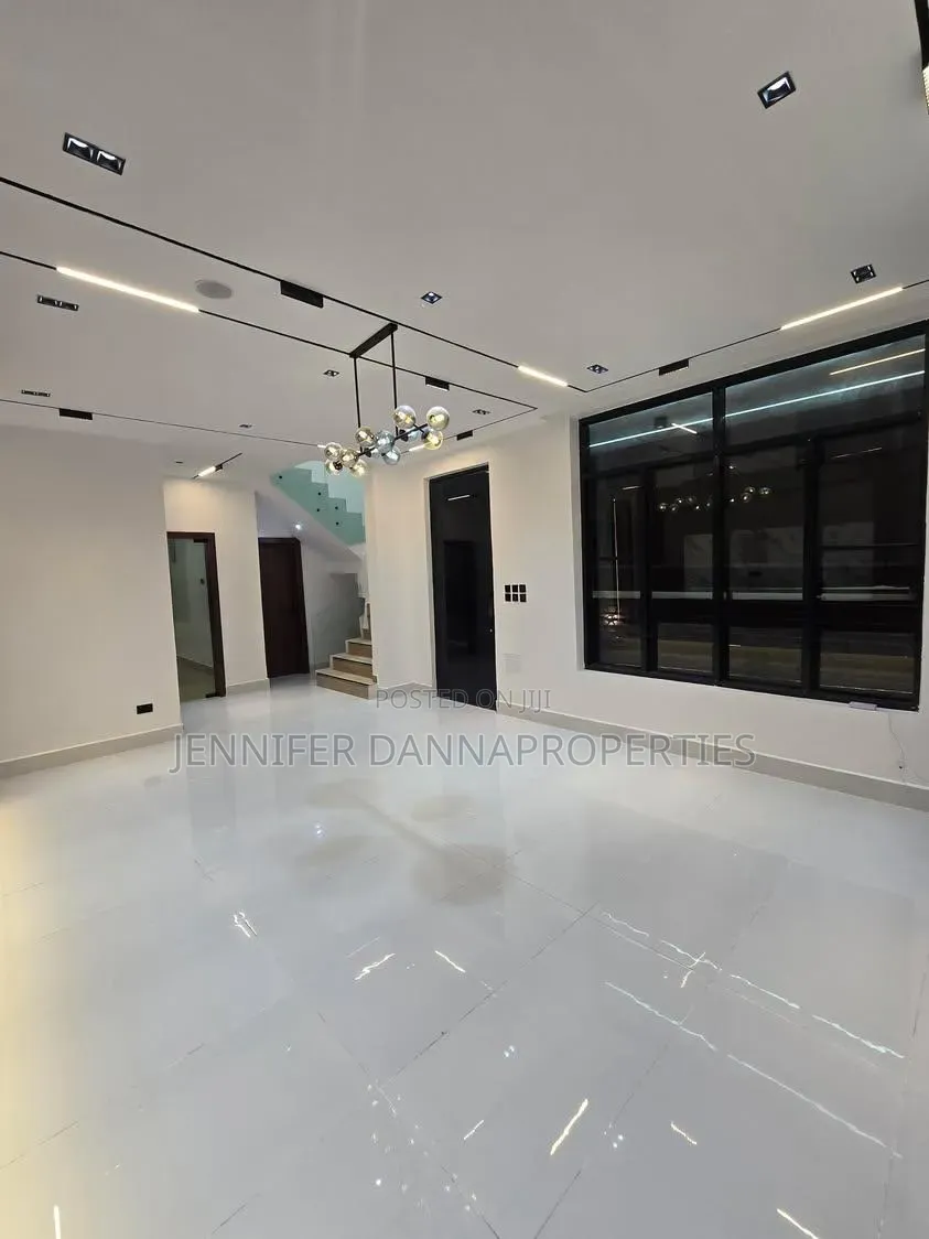 4bdrm Duplex in Ado / Ajah for sale
