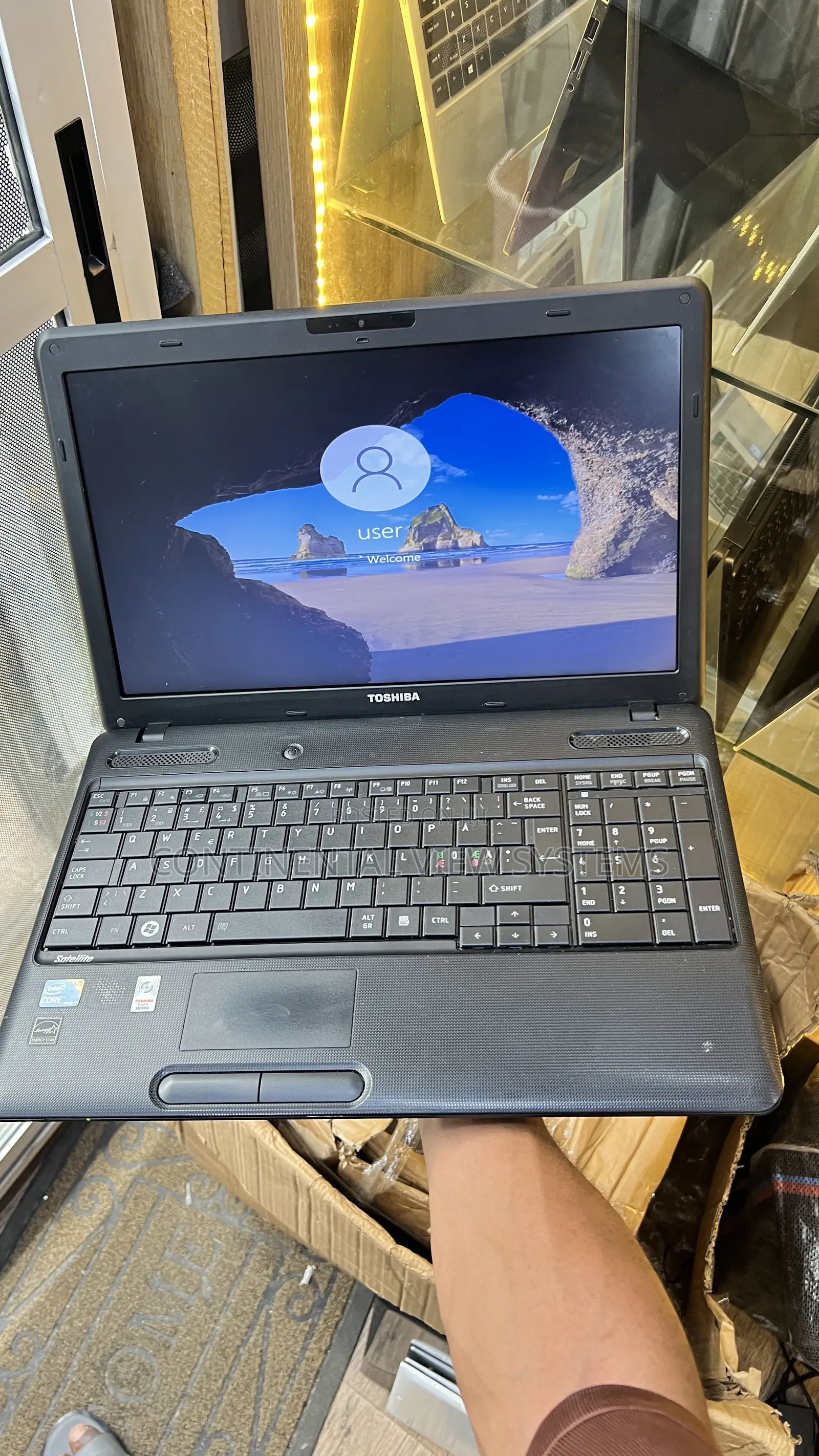 Laptop Toshiba Satellite C665 8GB Intel Core i3 HDD 320GB
