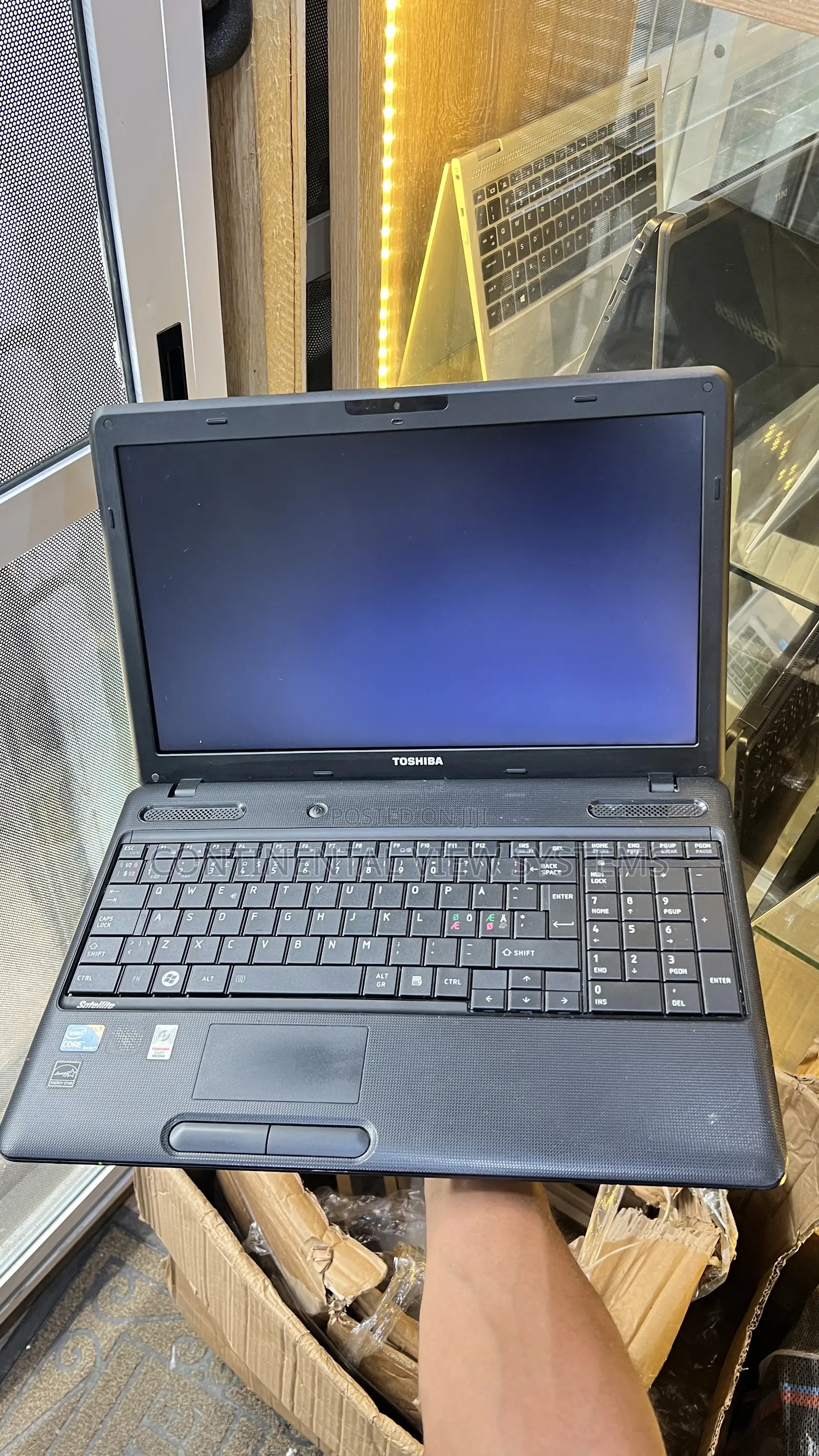 Laptop Toshiba Satellite C665 8GB Intel Core i3 HDD 320GB