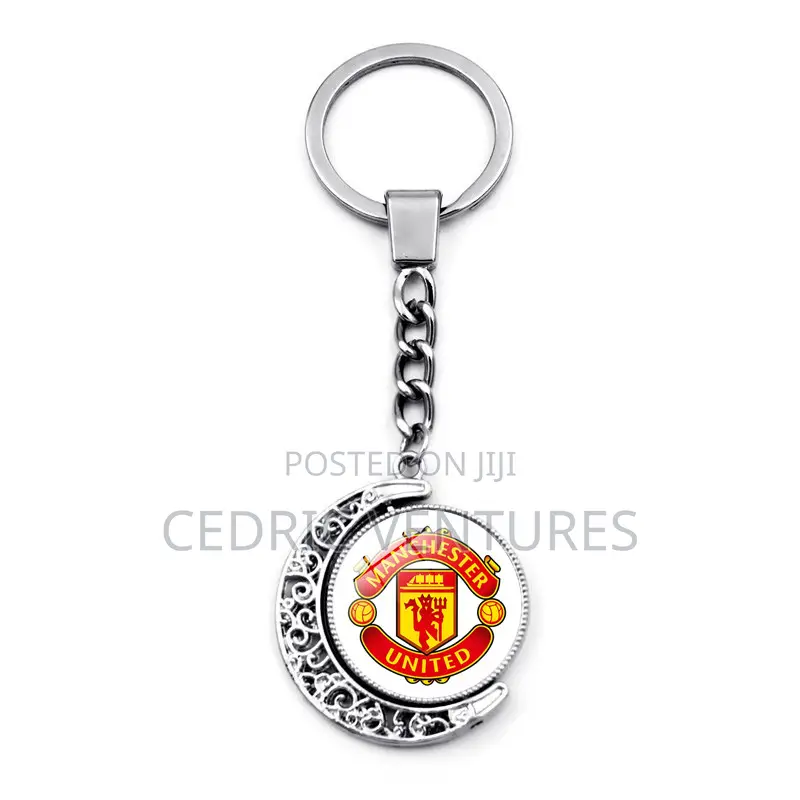 Manchester United. Metal Crest Keychain