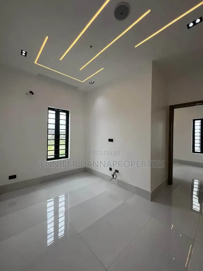 4bdrm Duplex in Sangotedo for sale