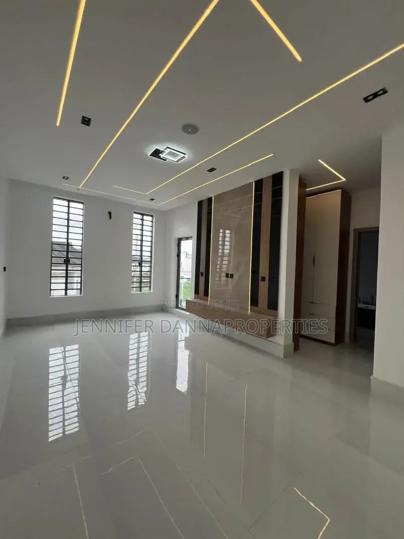 4bdrm Duplex in Sangotedo for sale
